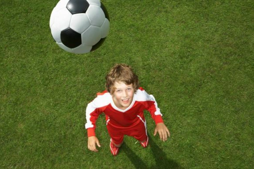 В Шотландии могут запретить детям младше 12 лет бить по мячу головой