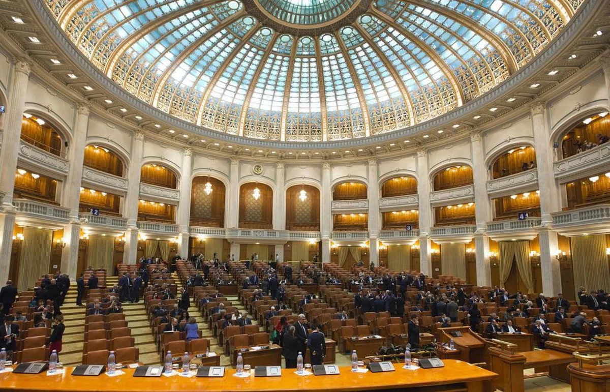 Romanian Parliament passes motion of no-confidence in government