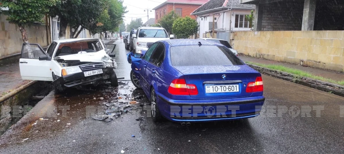 Lənkəranda iki avtomobil toqquşub, xəsarət alanlar var