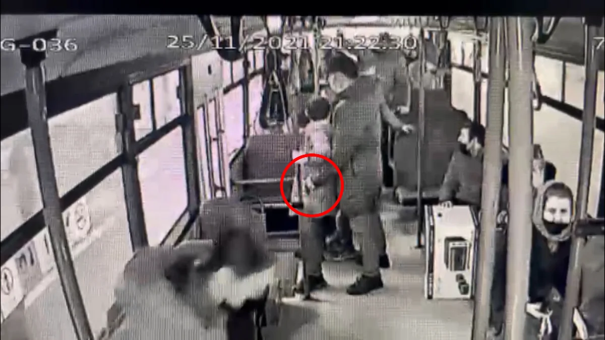 Bakıda avtobusdan 18 min manatlıq oğurluq edən qadın cibgir saxlanılıb