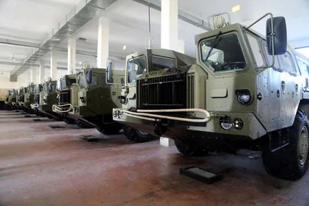 Defence minister checks level of combat readiness of rocket and artillery units on frontline zone