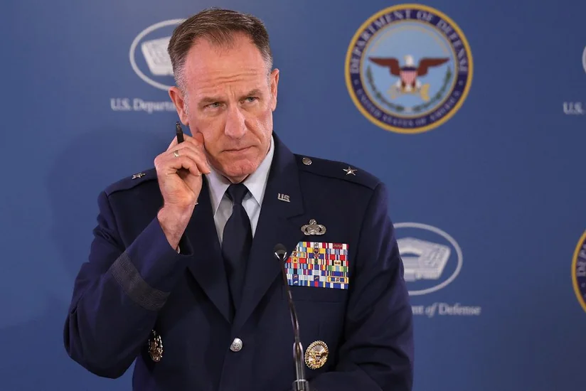 Пентагон: США известно об утечке нефти с атакованного танкера в Красном море