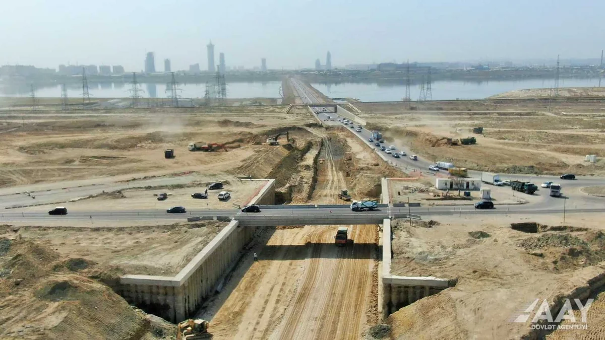 Böyükşor-Pirşağı avtomobil yolunun tikintisinə baxış keçirilib