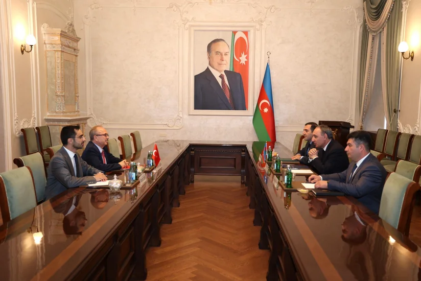 Kamran Əliyev Türkiyənin Azərbaycandakı səfiri ilə görüşüb