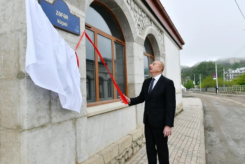 Şuşada Xurşidbanu Natəvan və Zəfər küçələrində, Qarabağ və Xan Şuşinski küçələrinin kəsişməsindəki lövhələrin açılışları olub