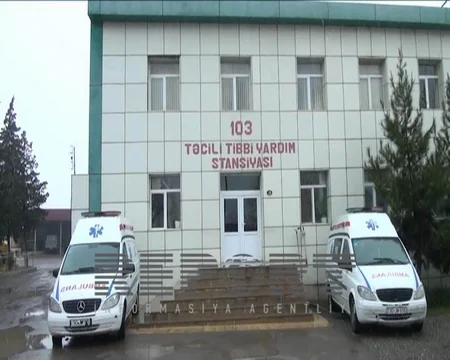 Ağstafadan Bakıya gələn sərnişin qatarı daşa basılıb, 2 nəfər yaralanıb