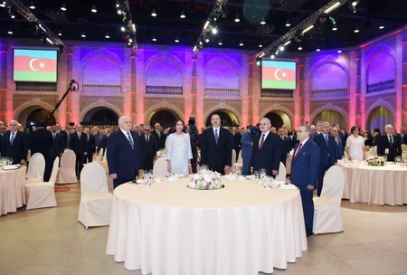 Azərbaycan Prezidenti Respublika Günü münasibətilə keçirilən rəsmi qəbulda iştirak edib