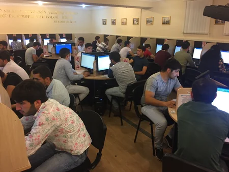 SOCAR-ın təlim mərkəzlərinə şagird qəbulu üzrə test imtahanları keçirilib