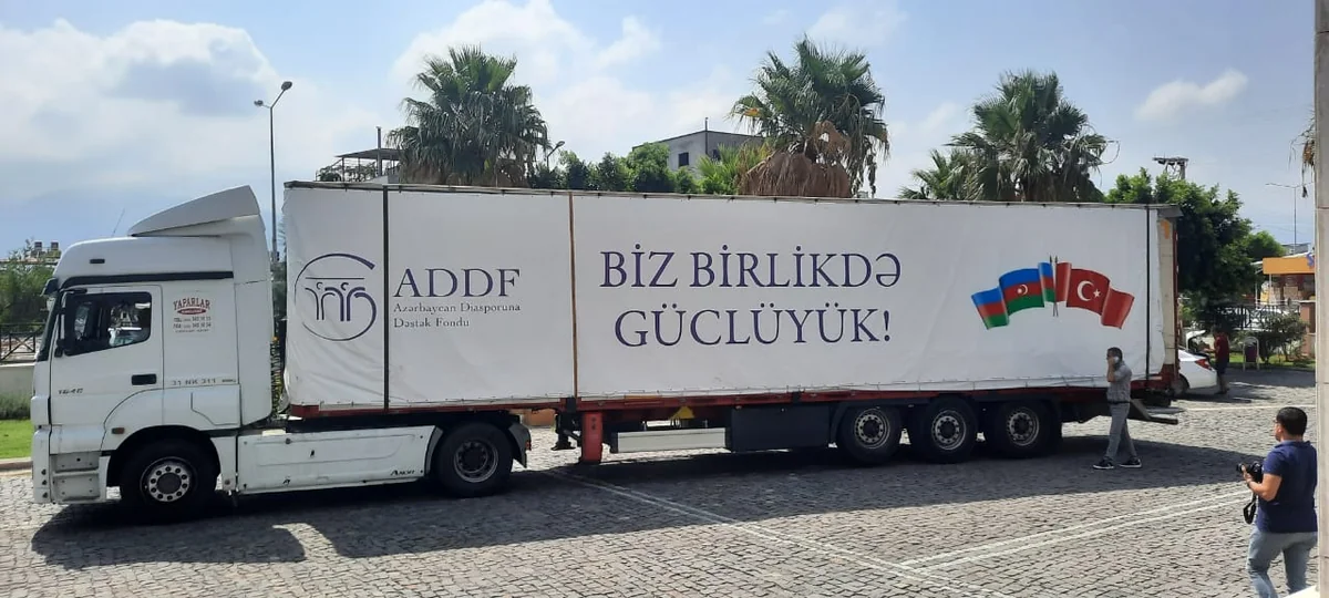 Azərbaycan Türkiyənin zəlzələdən zərərçəkən bölgəsinə 3000 məktəbli dəsti göndərib