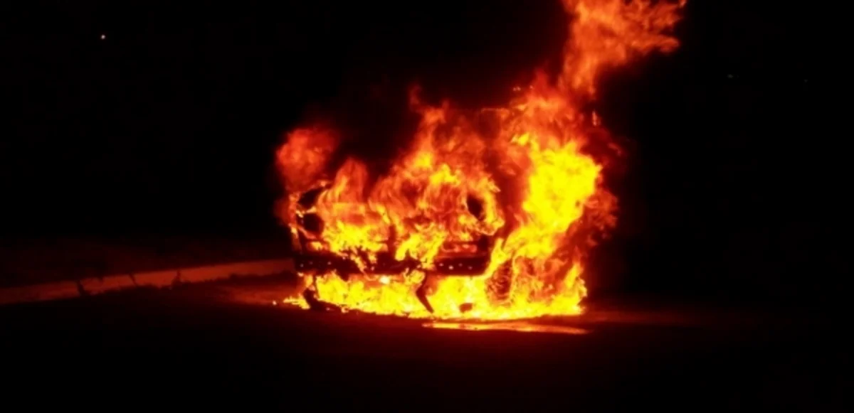 Şəkidə avtomobil yanıb