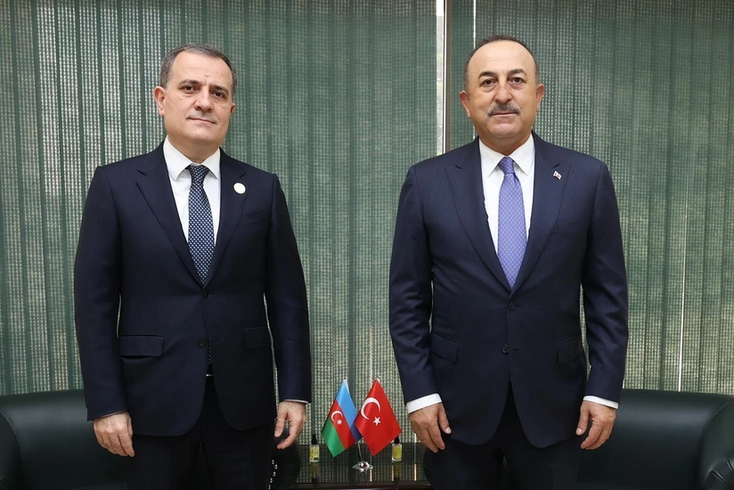 Azerbaijani, Turkish FMs meet in Pakistan