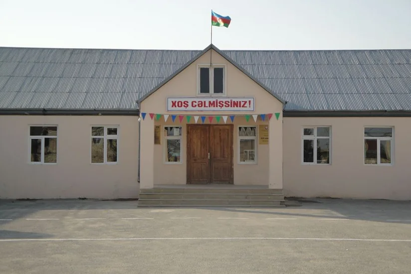 Bakıda şagirdlərə qanunsuz olaraq fərqlənmə attestatları verən direktor işdən çıxarılıb