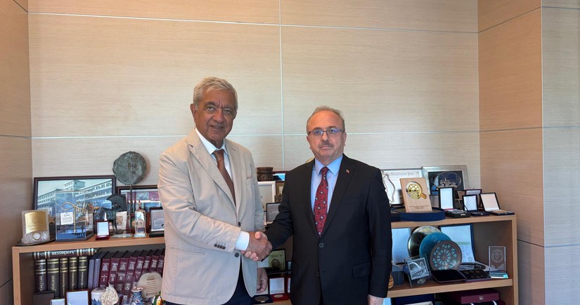 Turkish ambassador discusses academic co-op with Rector of ADA University