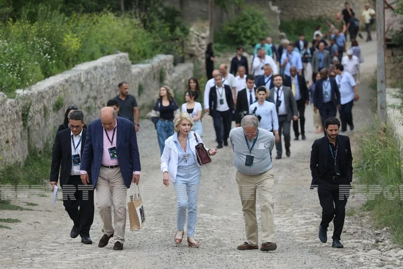 IX Qlobal Bakı Forumu iştirakçılarının Şuşaya səfəri başa çatıb