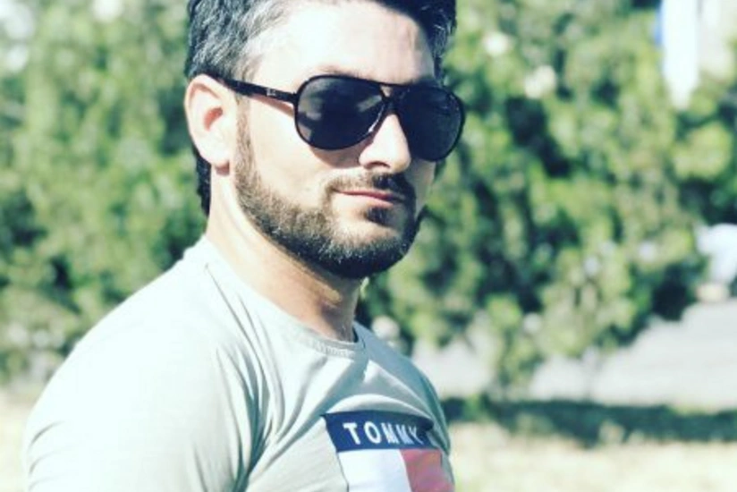 “Kazbek” meyxanasını oxuyan şəxs saxlanılıb, onun üzərindən narkotik maddə aşkarlanıb - YENİLƏNİB - VİDEO