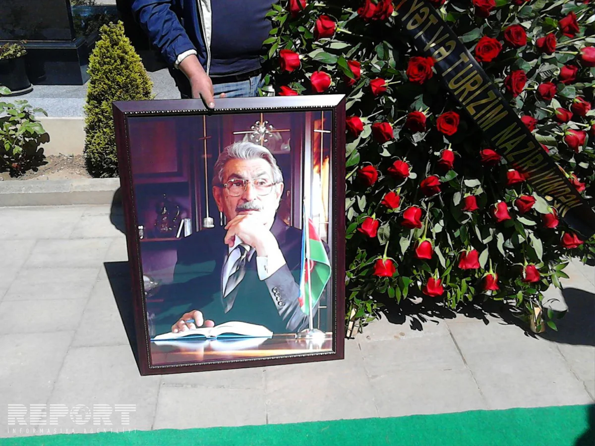 Söhrab Tahir II Fəxri xiyabanda dəfn edilib
