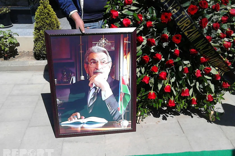 Söhrab Tahir II Fəxri xiyabanda dəfn edilib