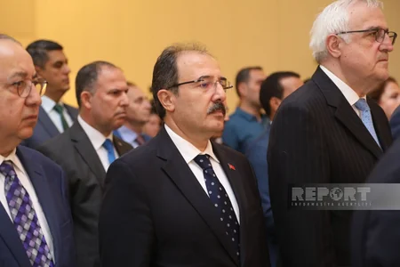 Heydər Əliyevin 100 illik yubileyinə həsr olunan “Dirçəliş. Başlanğıc” kitabının təqdimat mərasimi keçirilib