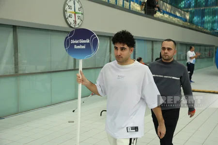 Dövlət qurumları arasında üzgüçülük yarışının açılış mərasimi keçirilib