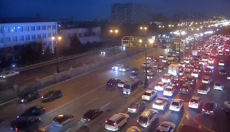 Bakıda nəqliyyat vasitələrinin hərəkətində sıxlıq yaranıb