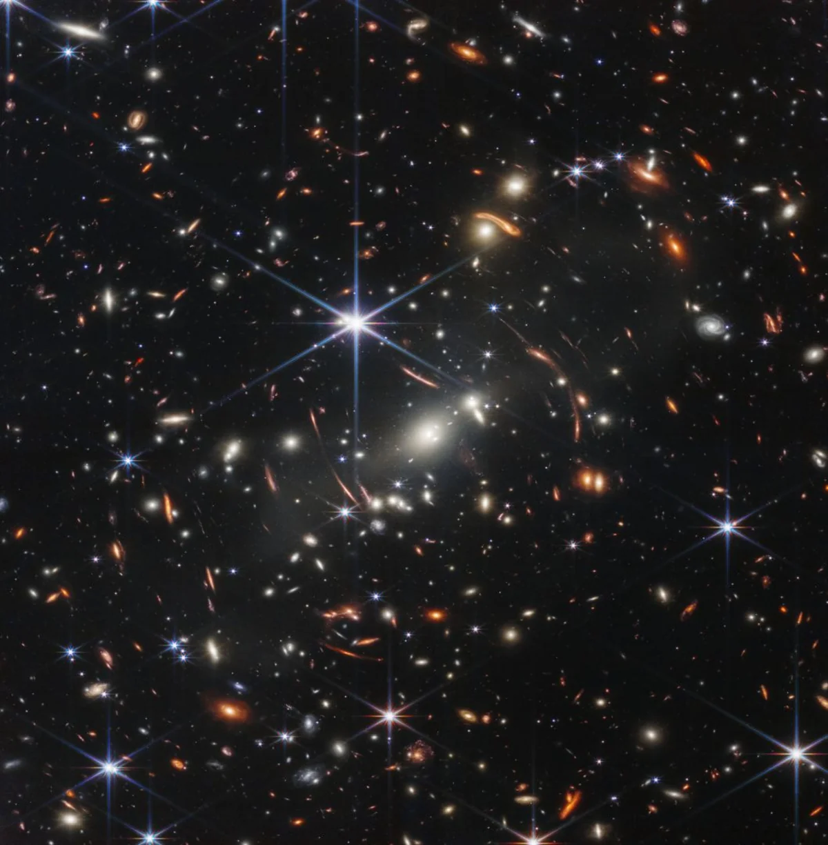 NASA впервые показало сделанный с помощью телескопа James Webb снимок