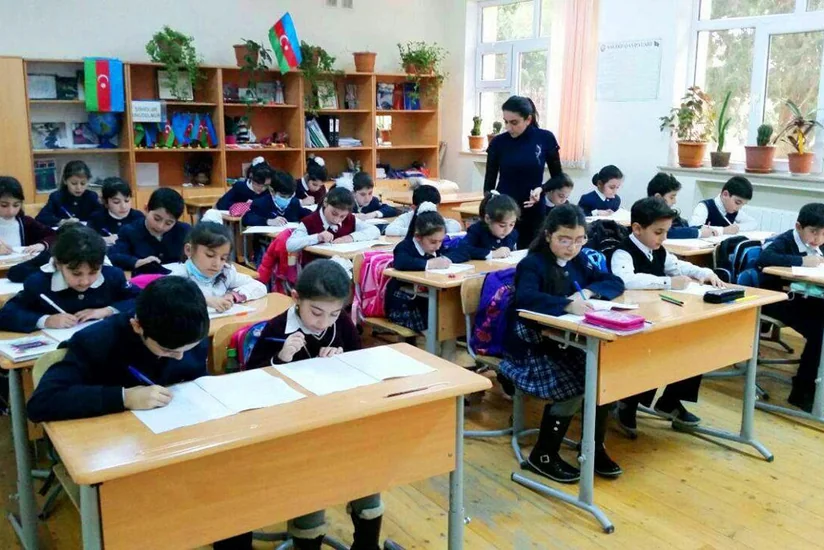 Emin Əmrullayev: Şagird sıxlığı ilə təhsilin keyfiyyəti arasında elə də əlaqə yoxdur