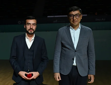 Fərid Qayıbov beynəlxalq yarışlarda uğur qazanan idmançılarla görüşüb