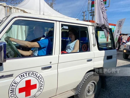 ICRC vehicles pass freely through Khankandi-Lachin road
