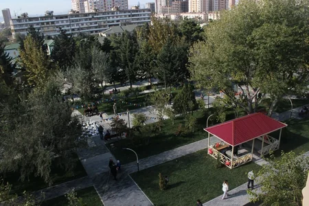 Nizami rayonunda istirahət parkı təmir olunaraq istifadəyə verilib