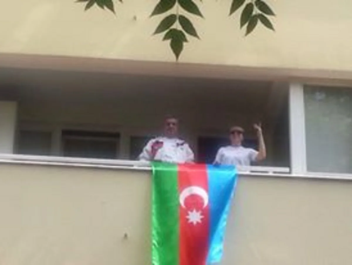 Almaniyada yaşayan azərbaycanlılar I Avropa Oyunları ilə əlaqədar bayraq aksiyası keçirir