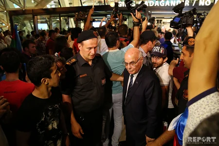 Azərbaycanın olimpiya yığması Vətənə dönüb - FOTOREPORTAJ
