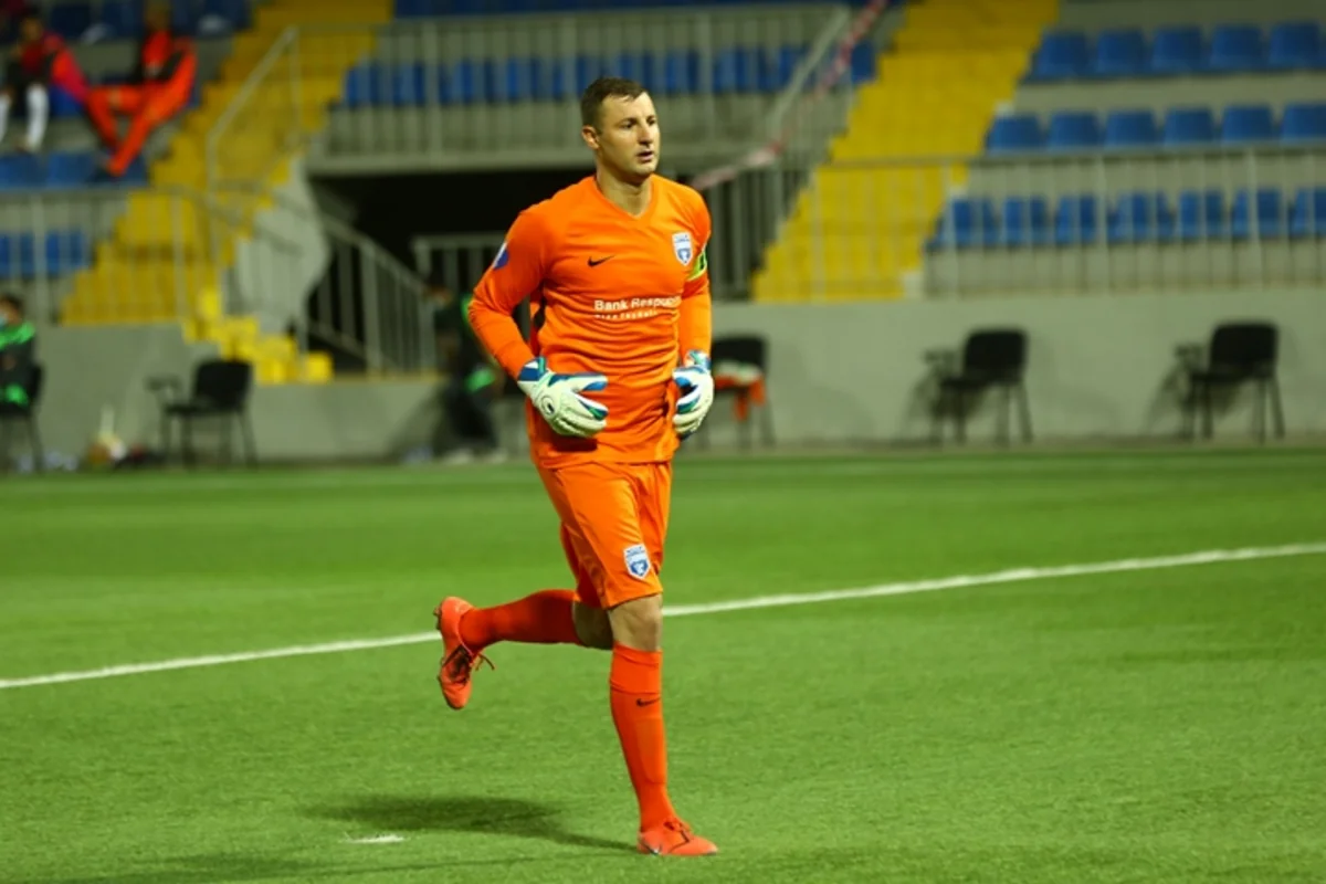 Sabah qapıçısı ilə vidalaşıb