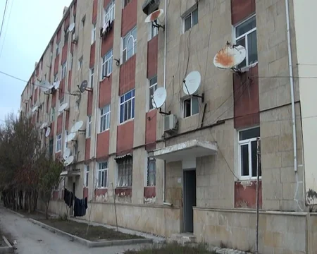 Kürdəmirdə yaşayış binasına qrunt suları dolub, antisanitar vəziyyət yaranıb