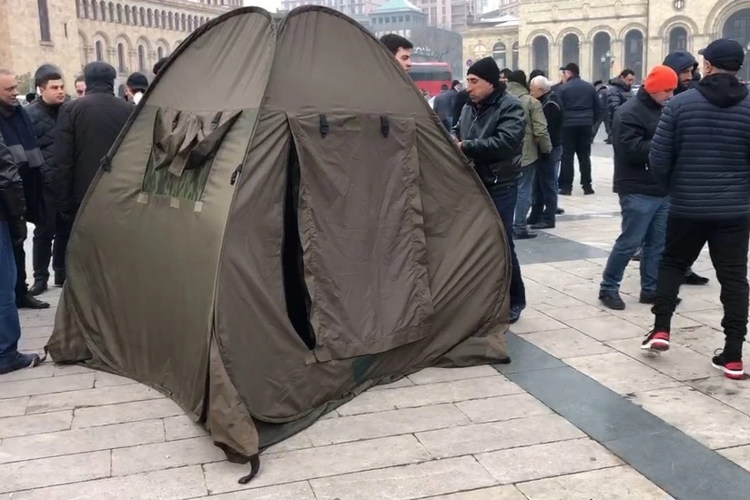 Armenian opposition pitches tents at Republic Square