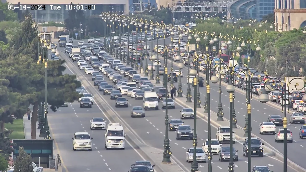 Bakıda yol qəzası sıxlığa səbəb olub