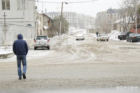 Snowy Baku - PHOTOS