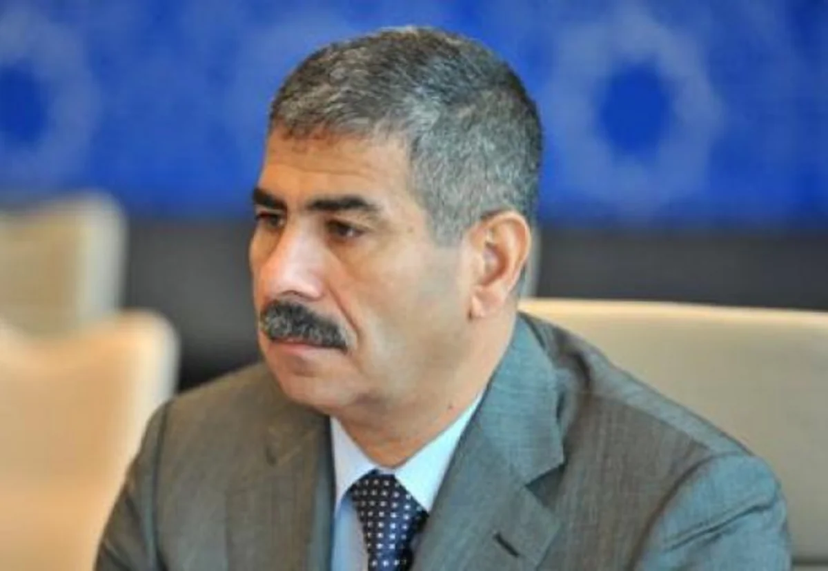 Defense minister pays a visit to Moscow