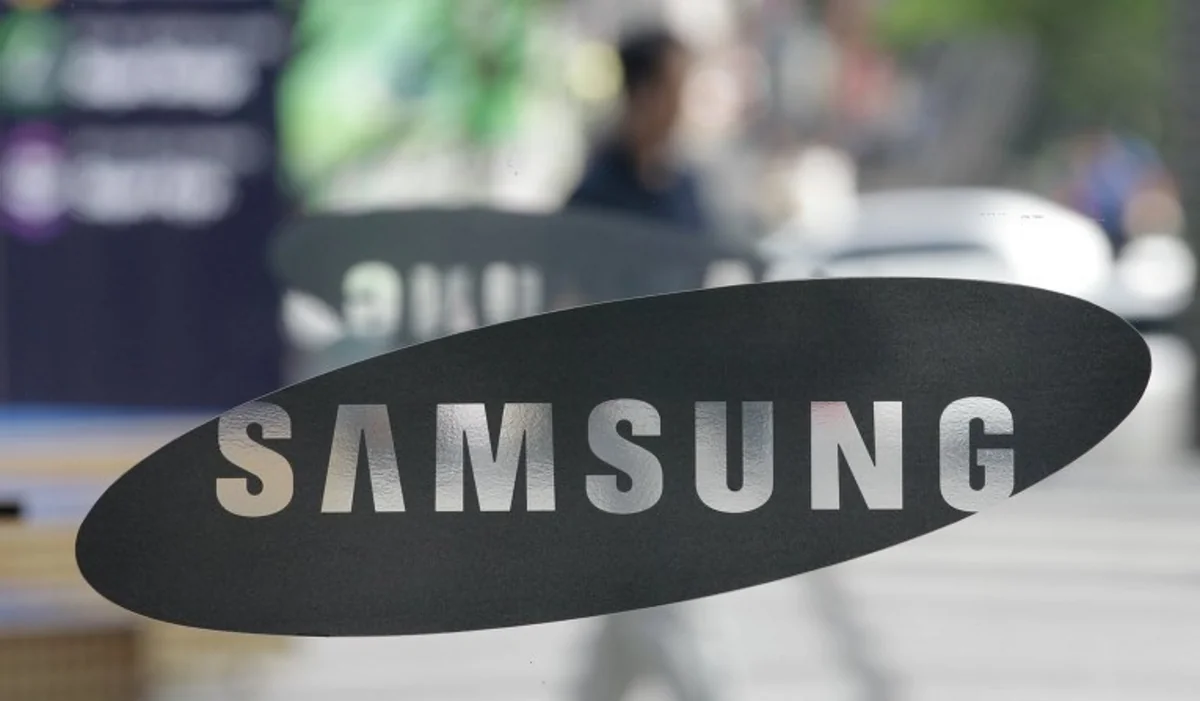 Samsung в ноябре представит смартфон-раскладушку Galaxy X