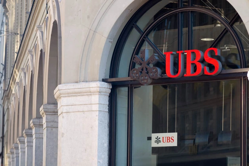 UBS-in xalis mənfəəti 11% azalıb