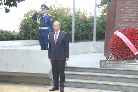 Şimali Kipr Prezidenti Fəxri və Şəhidlər xiyabanlarını ziyarət edib - YENİLƏNİB