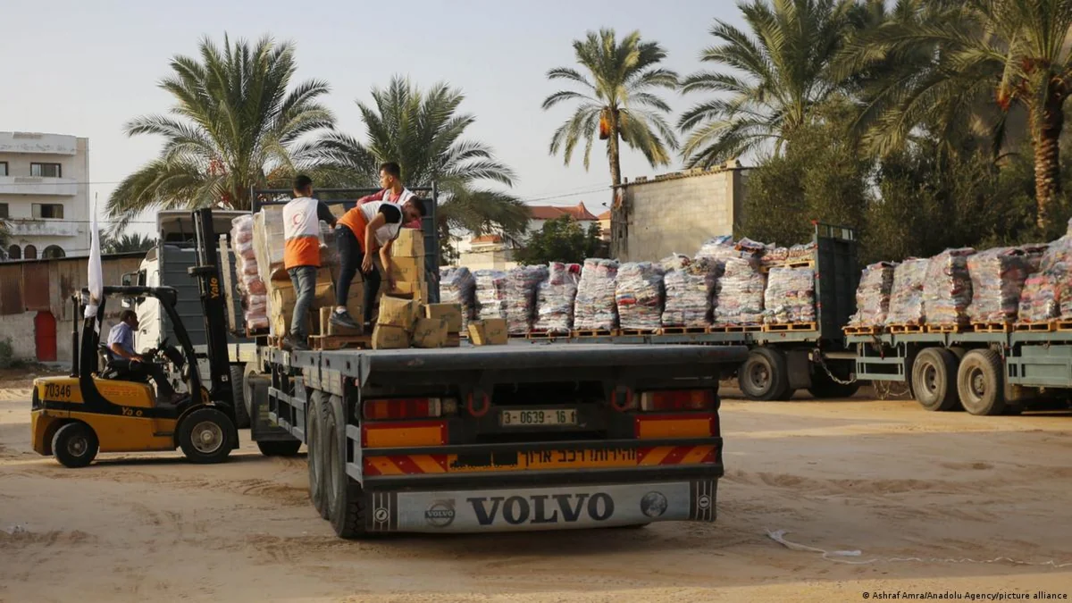 Pakistan dispatches 8th relief consignment for Gaza via Egypt