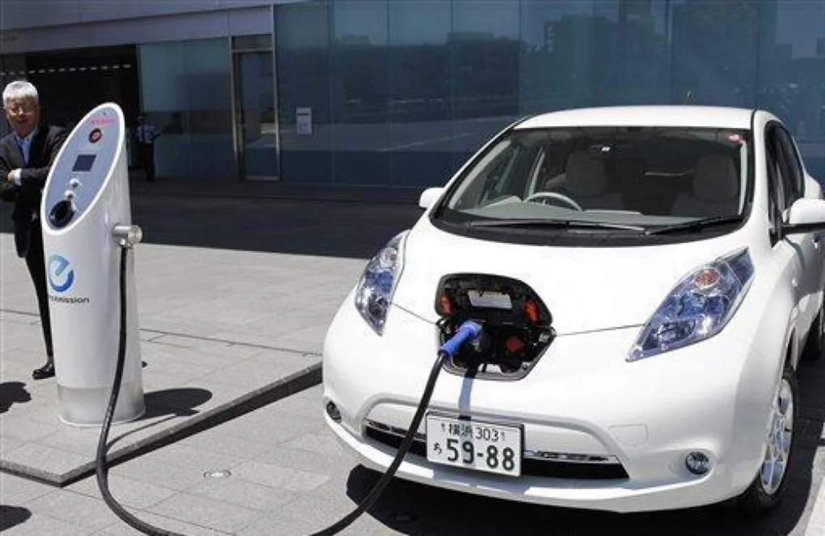 Yaponiyada xüsusi yol yatağından enerji alan elktromobil yaradılıb