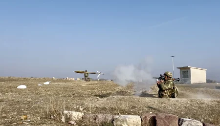 Hərbi vəzifəlilərlə çöl şəraitində praktiki məşğələlər keçirilib