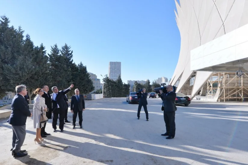 ​Prezident İlham Əliyev Heydər Əliyev adına İdman-Konsert Kompleksində əsaslı təmir işlərinin gedişi ilə tanış olub