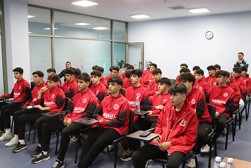 Araz-Naxçıvanın aşağı yaş qruplarından ibarət komandalarına danışılmış oyunlarla bağlı seminar keçirilib