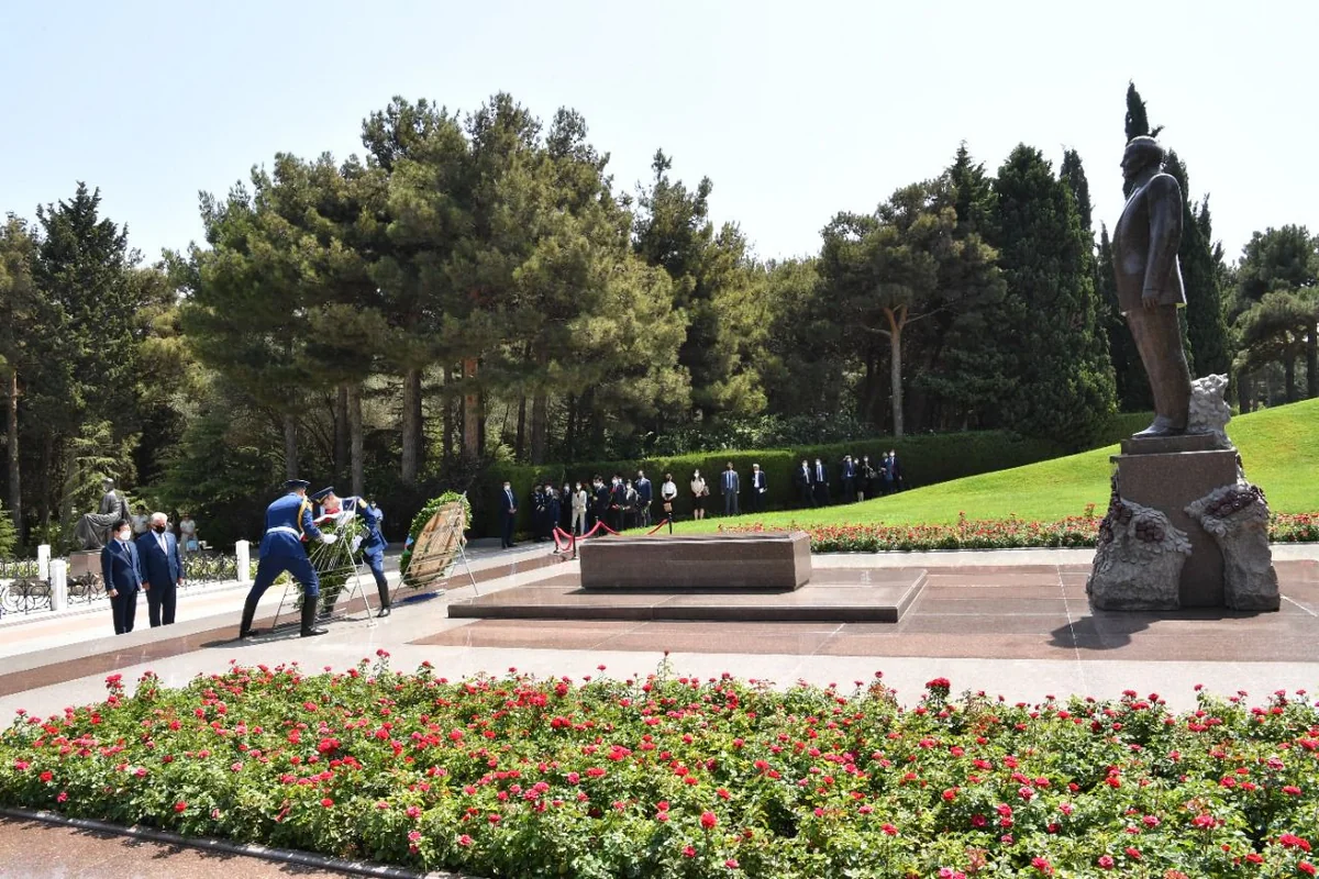 Koreya Milli Assambleyasının sədri Fəxri xiyabanı ziyarət edib