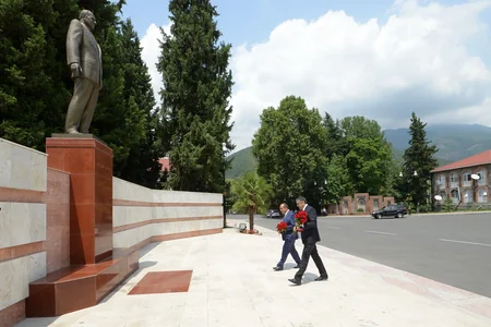 Nəqliyyat, rabitə və yüksək texnologiyalar naziri Qaxda vətəndaşlarla görüşüb