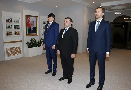 Fuad Muradov Dohada azərbaycanlılarla görüşüb