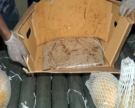 Gömrükçülər 545 kiloqram heroin aşkar edib - VİDEO
