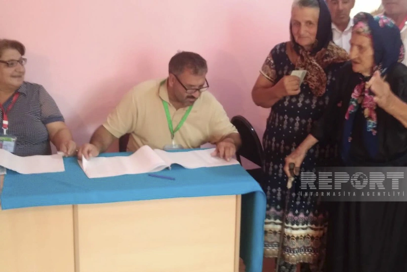İmişlidə 112 yaşlı seçici seçki məntəqəsində səs verib 